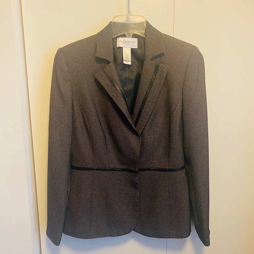 Liz Claiborne blazer and skirt business suit set size 4